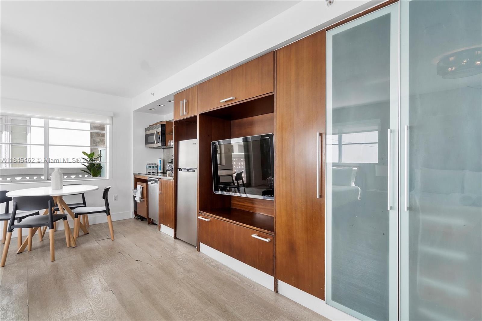 THE STRAND ON OCEAN DRIVE - Residential