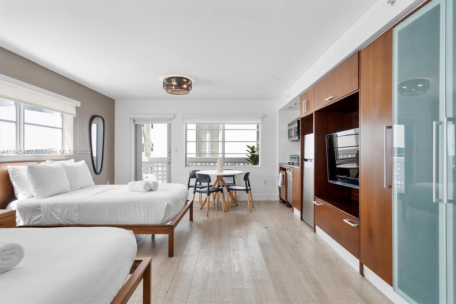 THE STRAND ON OCEAN DRIVE - Residential