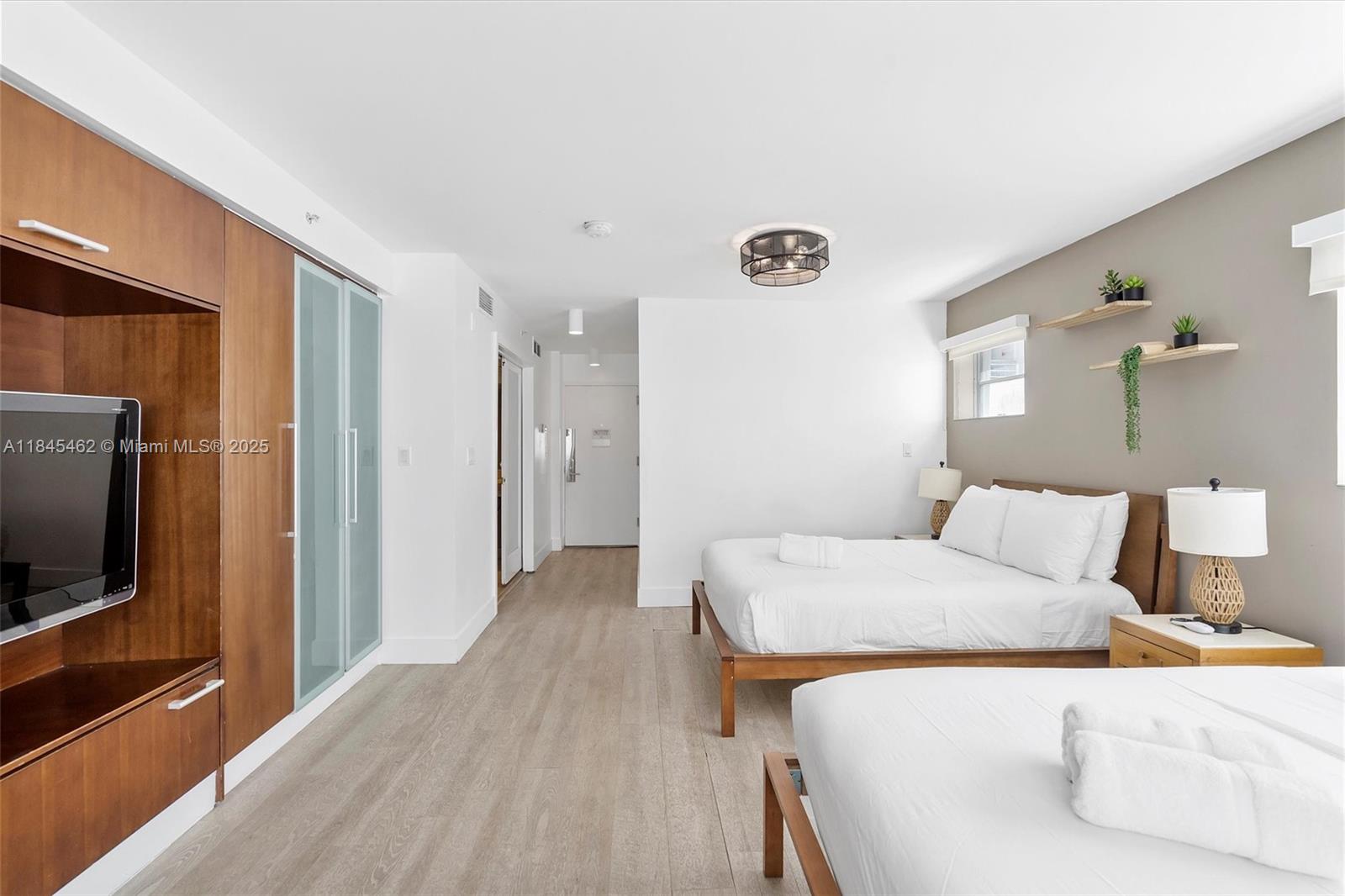 THE STRAND ON OCEAN DRIVE - Residential