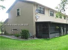 256 Lakeside Cir