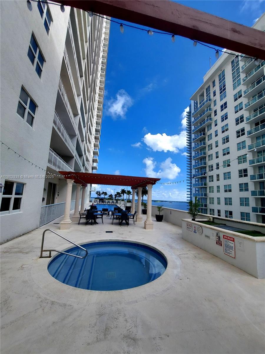 THE CLUB AT BRICKELL BAY - Residential