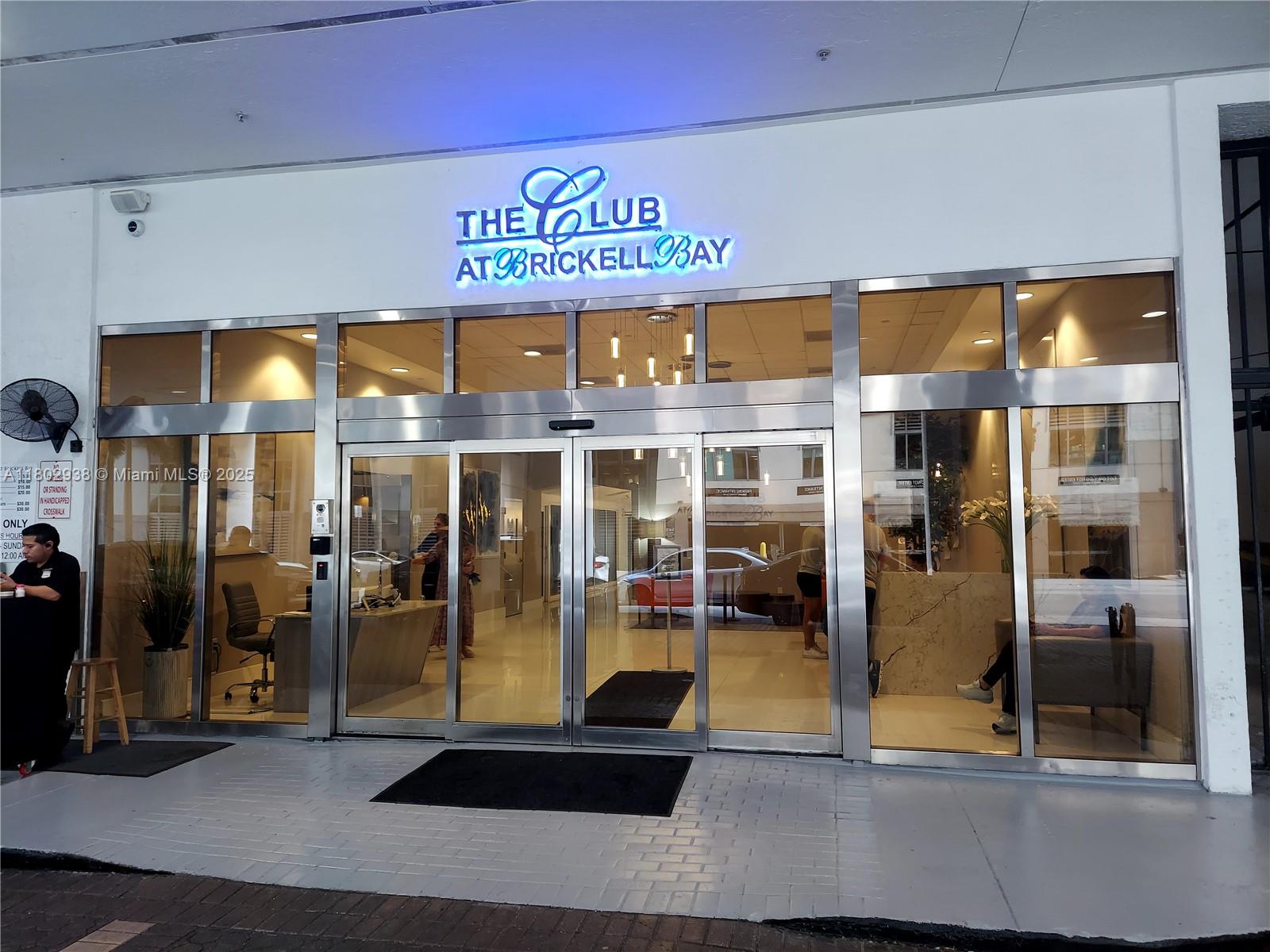 THE CLUB AT BRICKELL BAY - Residential