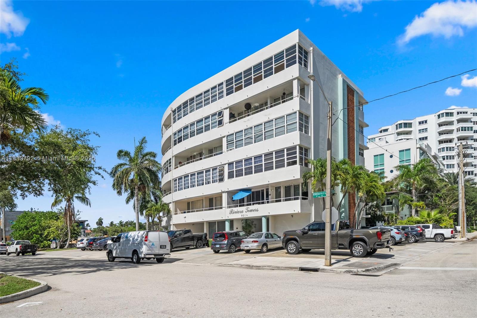Classic Building in an Unbeatable Location! This Ocean Facing Top Floor Gem is a real find
just off Las Olas in the Idlewyld & Riviera Isles neighborhoods. A well maintained corner unit with an ample 1265 Sq Feet featuring 1 Bed, 1 Bath, + office. If you are so inspired you can design this unit to achieve your vision. New impact windows facing East & North & West which can open to capture that flow through, soothing ocean breeze. Saltillo tile flooring. On the top floor unit, you are just steps away from the huge roof top patio offering views of ocean, port, city, & the idyllic neighborhoods. In addition to beach proximity, it is just a 20 min walk to Las Olas shops & restaurants. Laundry, bike room & storage on 1st floor: parking is just steps from the elevator.
Come See a Classic!