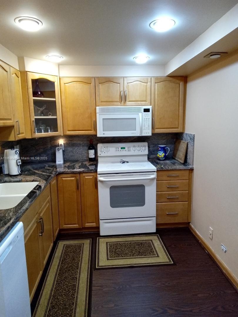 PARK PLACE CONDOMINIUM NO - Residential Lease