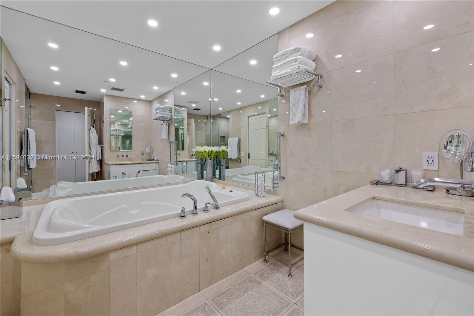 SEASIDE VILLAS CONDO - Residential Lease