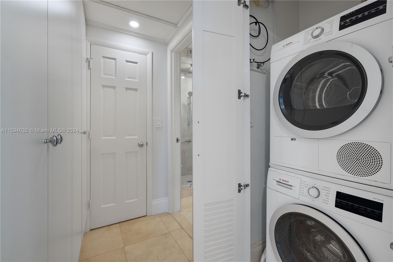 SEASIDE VILLAS CONDO - Residential Lease