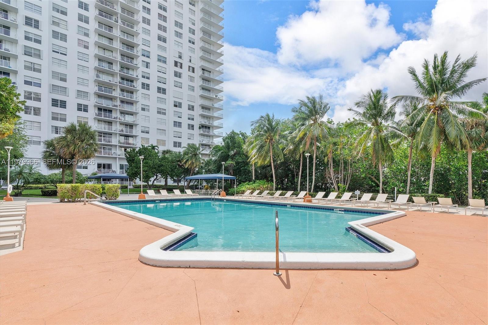 ADMIRALS PORT CONDO-EAST - Residential