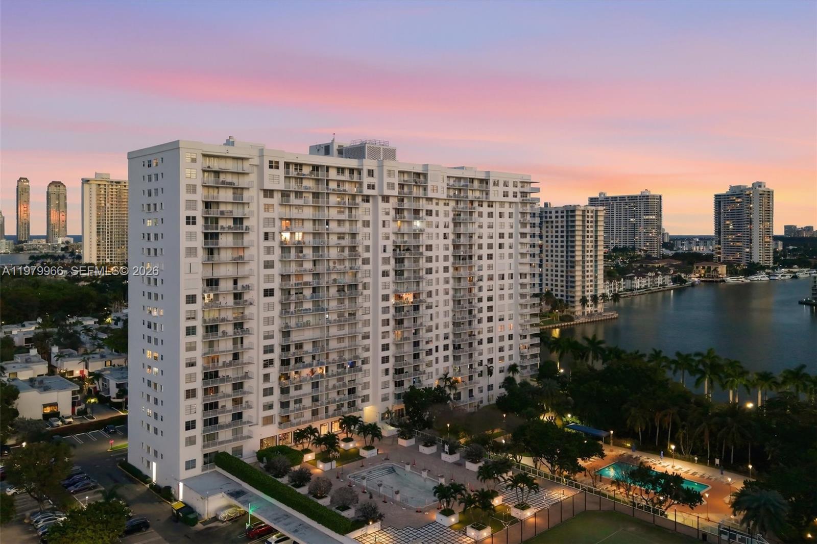 ADMIRALS PORT CONDO-EAST - Residential