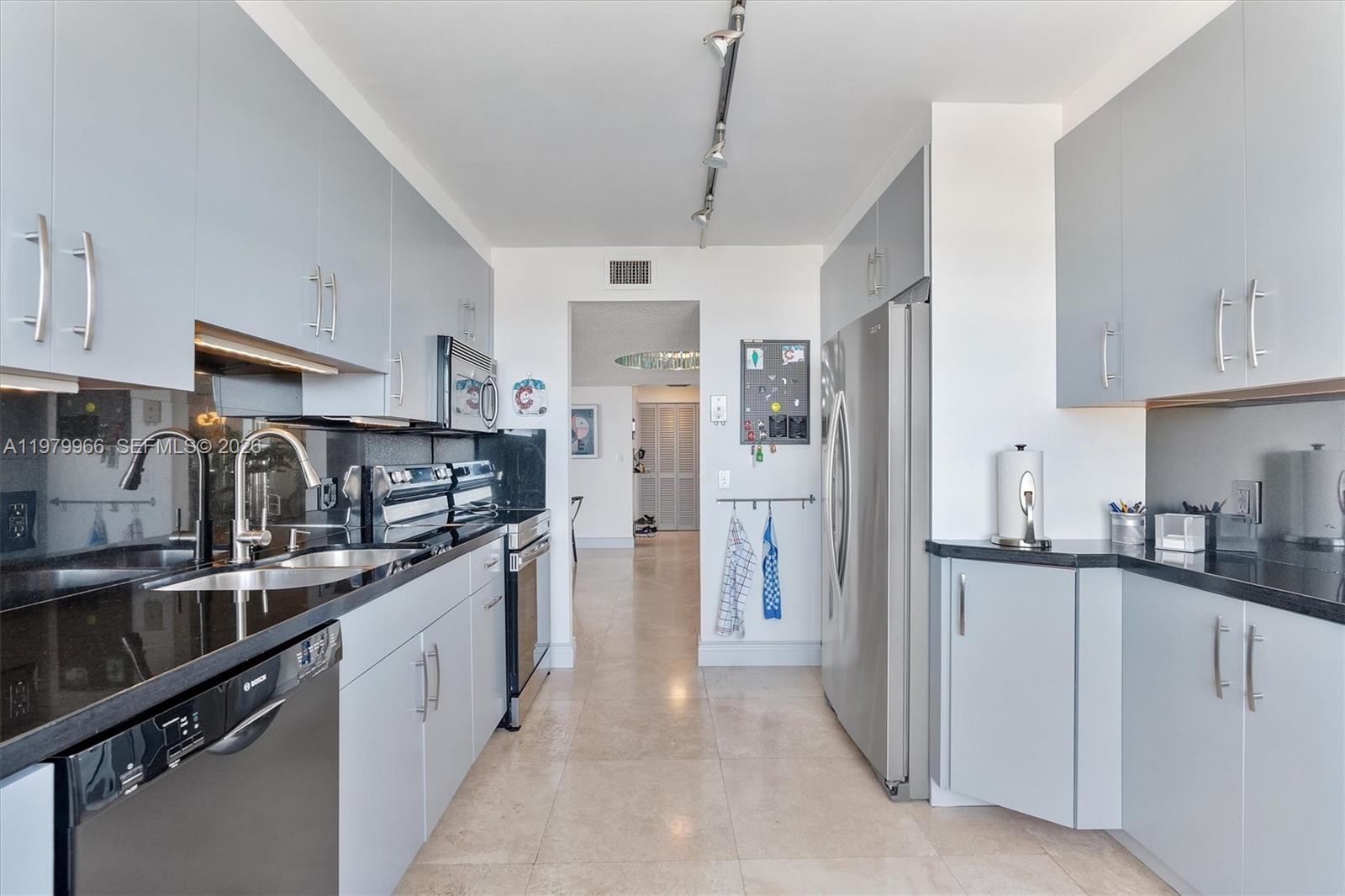 ADMIRALS PORT CONDO-EAST - Residential