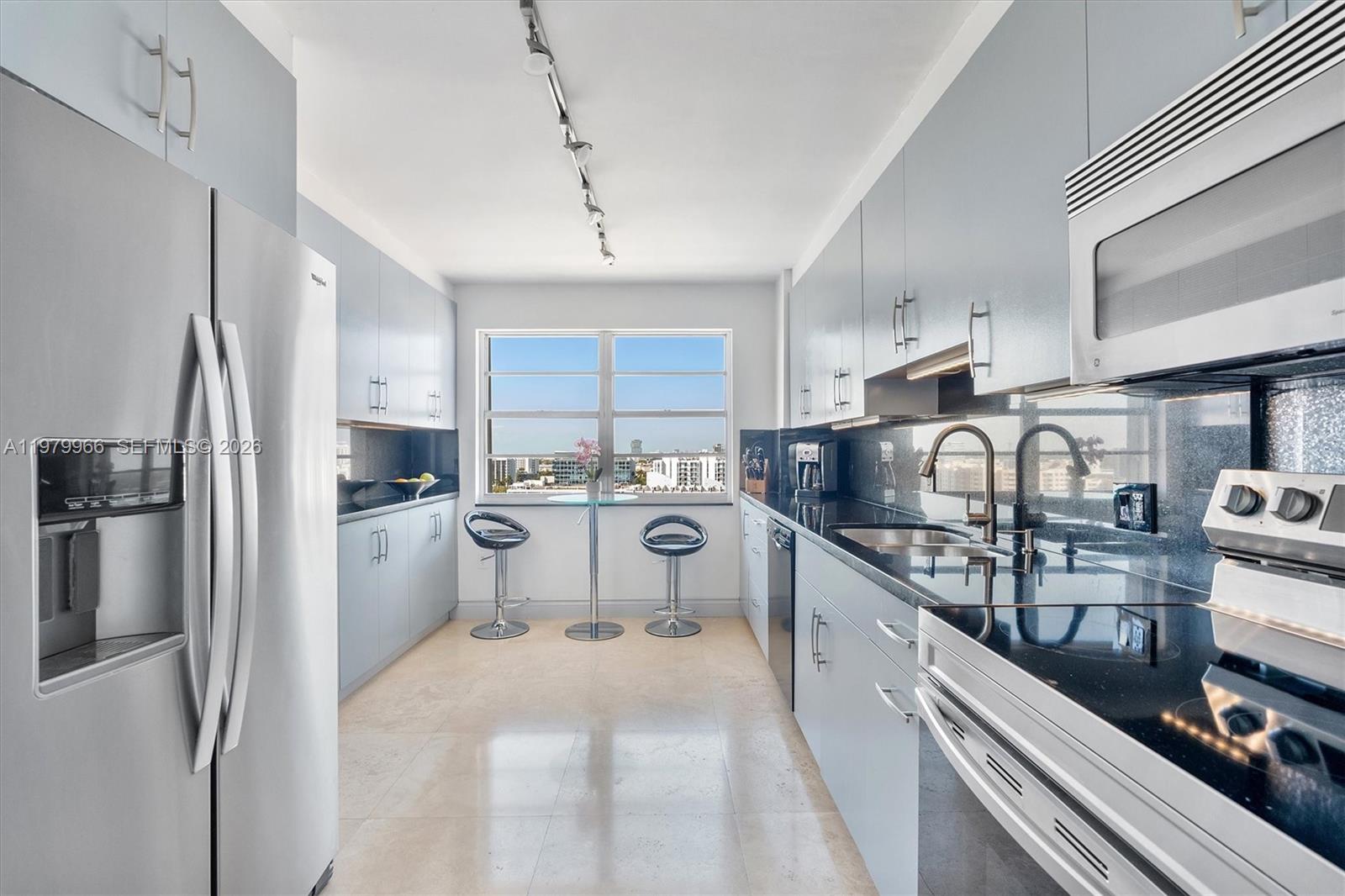 ADMIRALS PORT CONDO-EAST - Residential