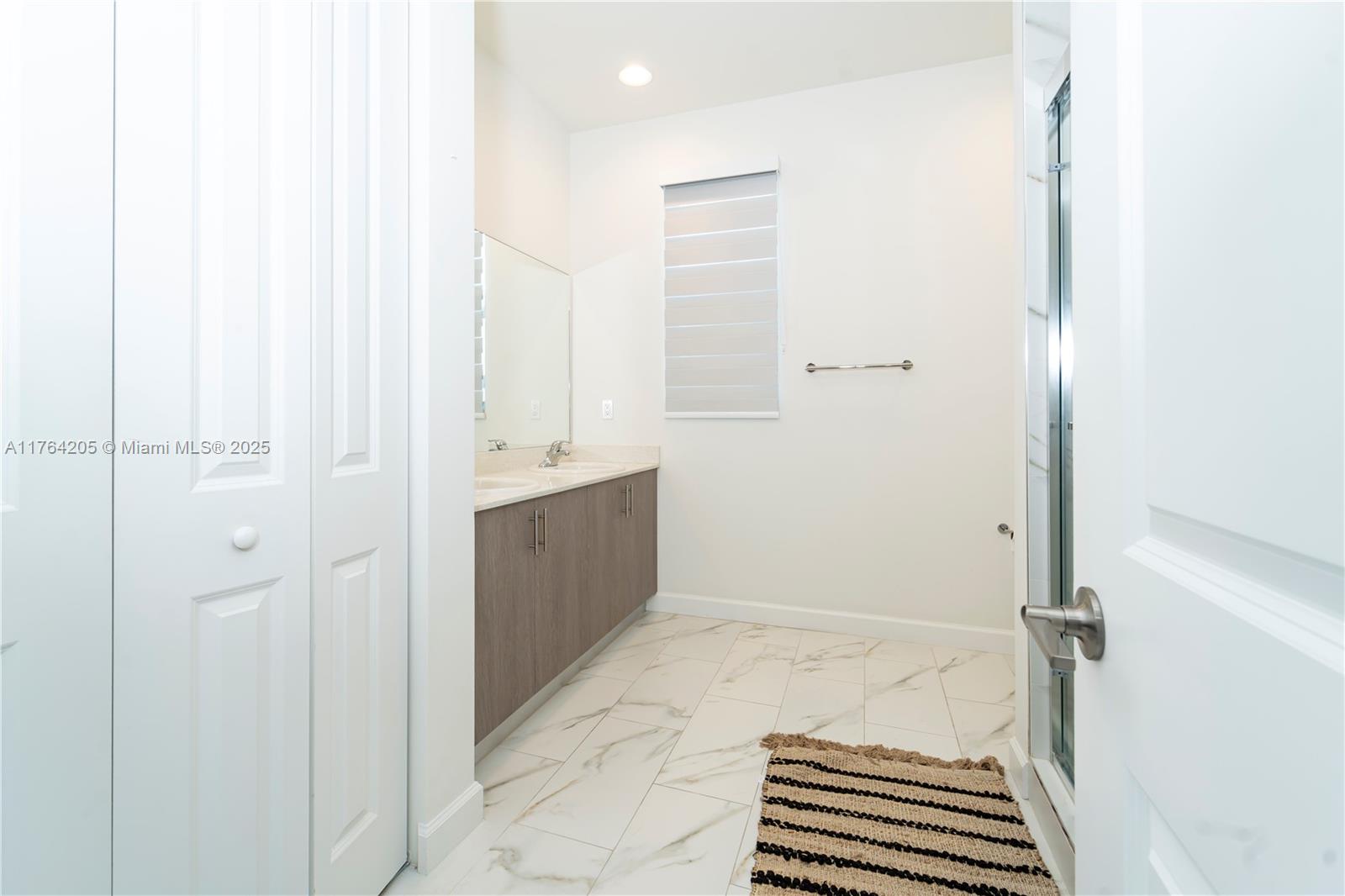 SYMPHONY PLACE - Residential Lease