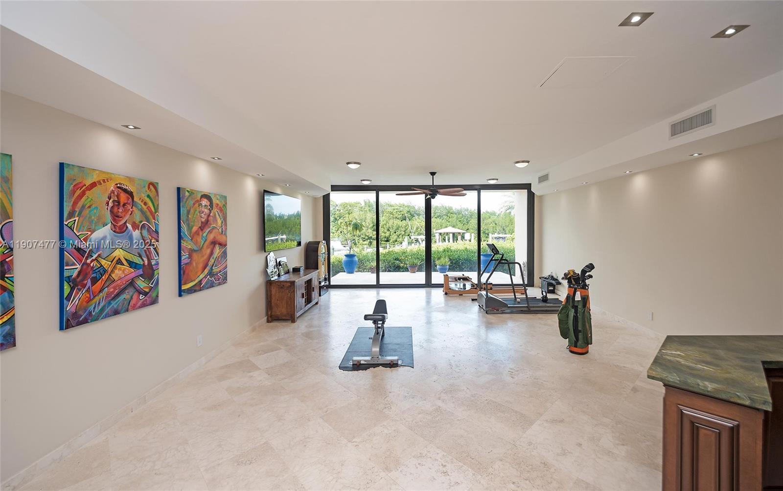 ROYAL HARBOUR YACHT CLUB - Residential