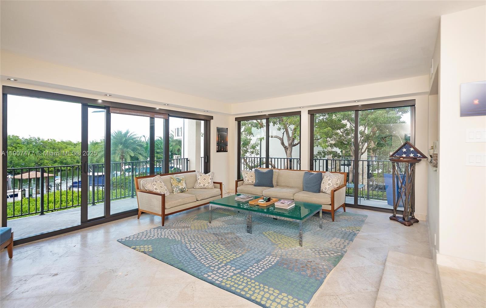 ROYAL HARBOUR YACHT CLUB - Residential