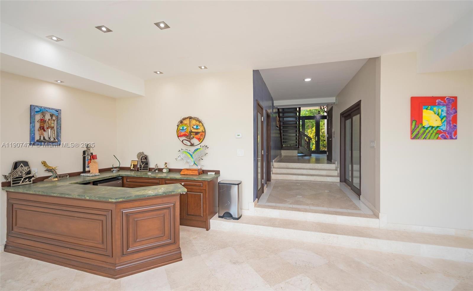 ROYAL HARBOUR YACHT CLUB - Residential