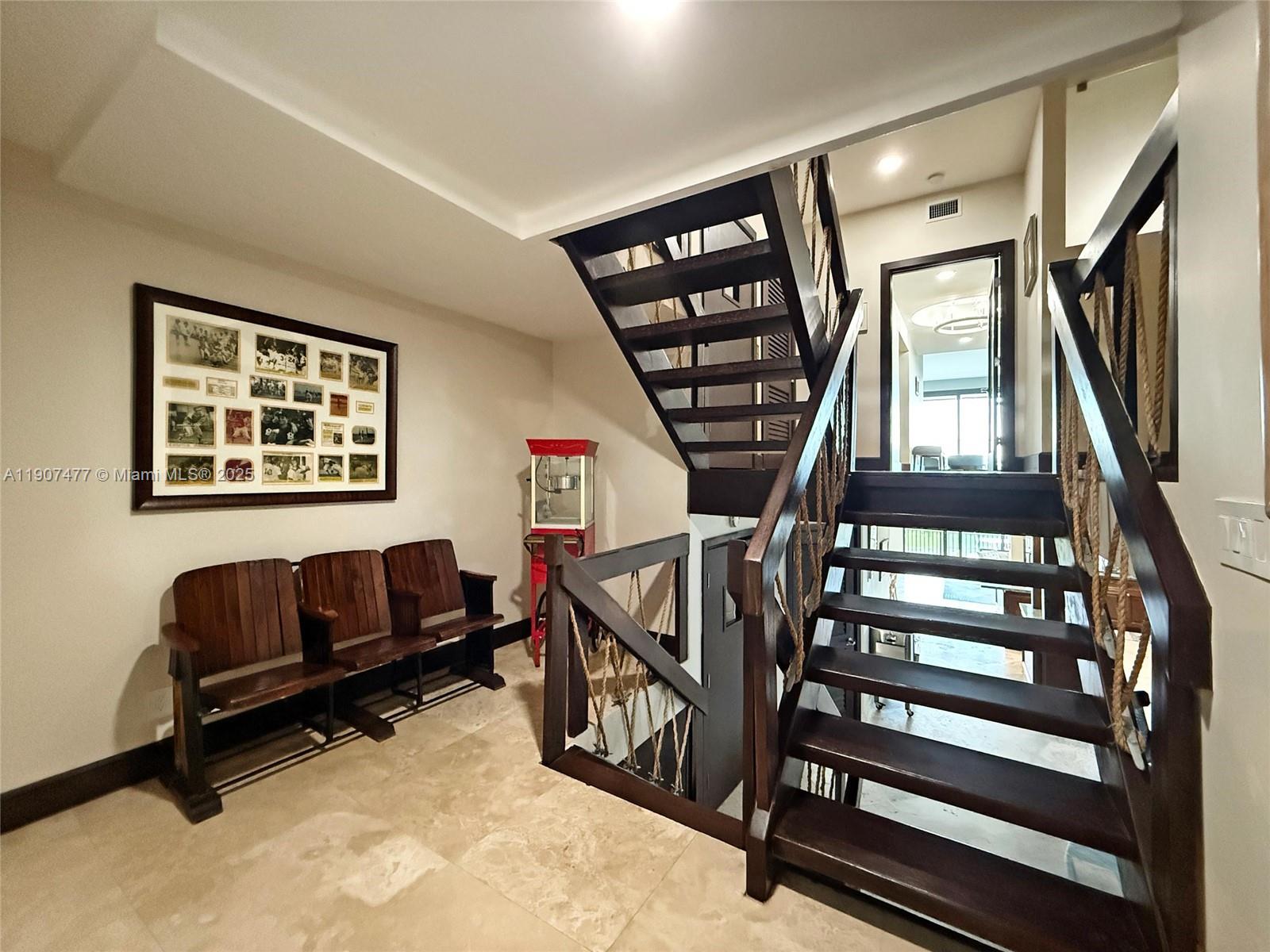 ROYAL HARBOUR YACHT CLUB - Residential