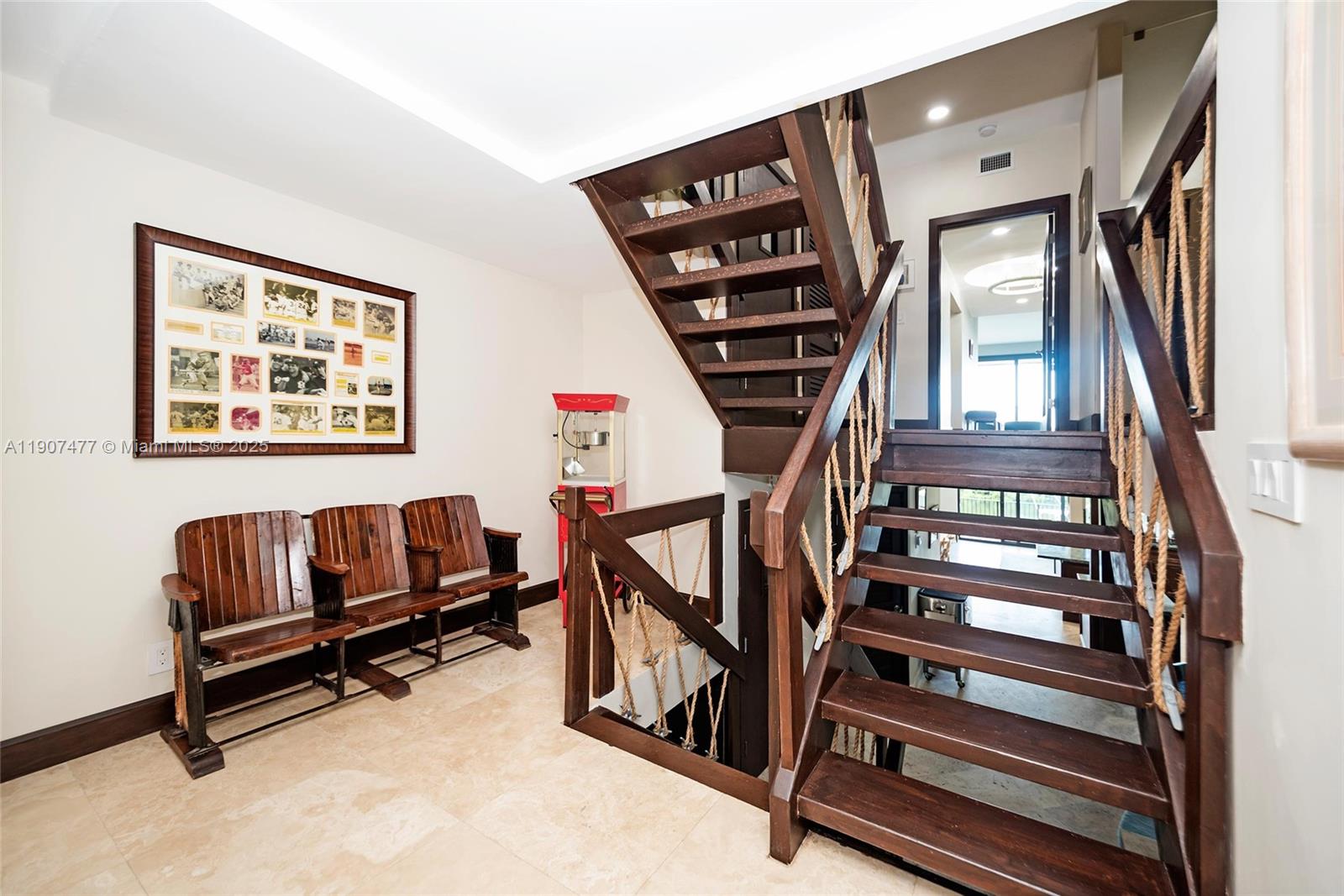 ROYAL HARBOUR YACHT CLUB - Residential