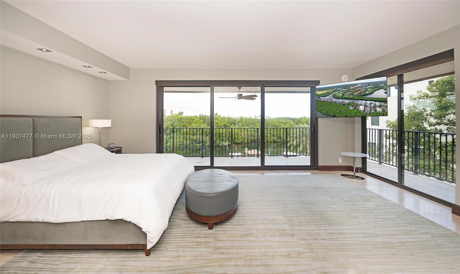 ROYAL HARBOUR YACHT CLUB - Residential