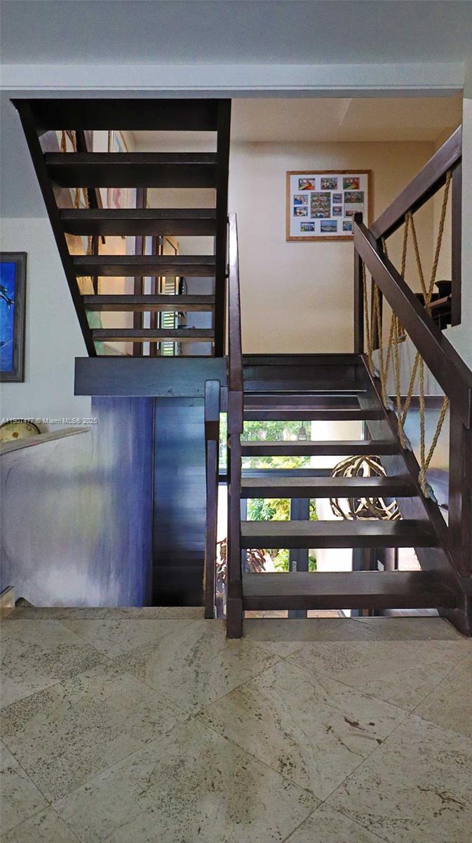 ROYAL HARBOUR YACHT CLUB - Residential