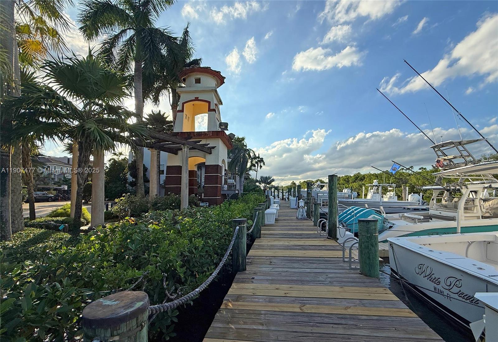 ROYAL HARBOUR YACHT CLUB - Residential