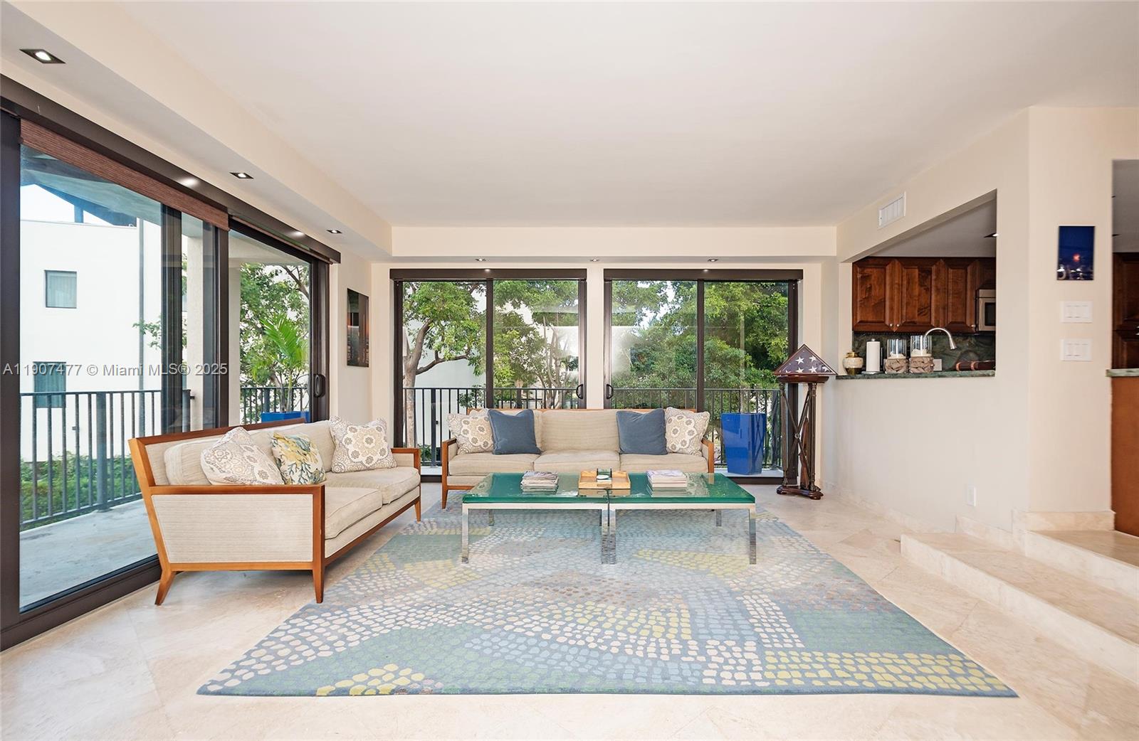 ROYAL HARBOUR YACHT CLUB - Residential