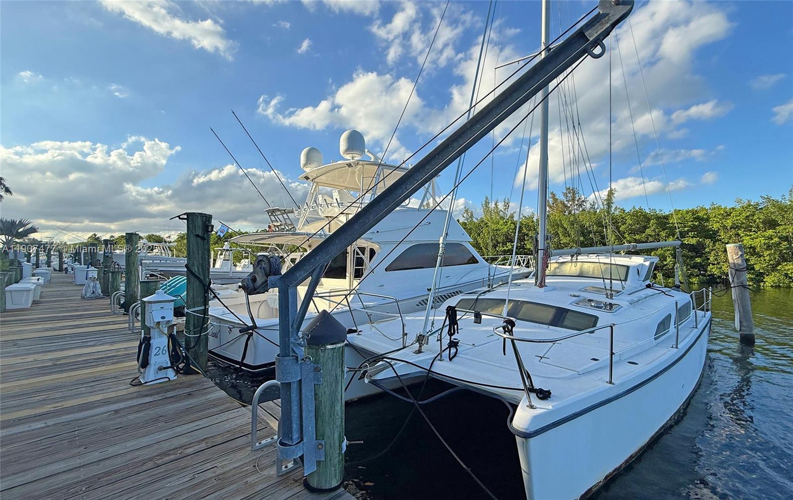 ROYAL HARBOUR YACHT CLUB - Residential