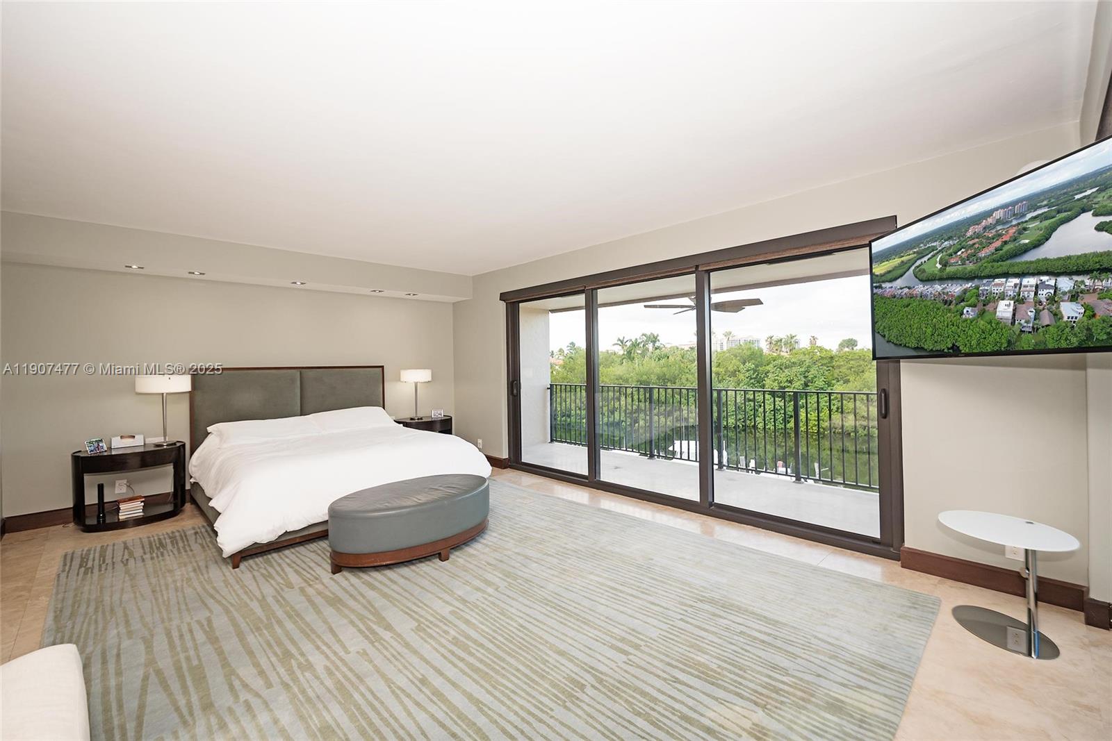 ROYAL HARBOUR YACHT CLUB - Residential