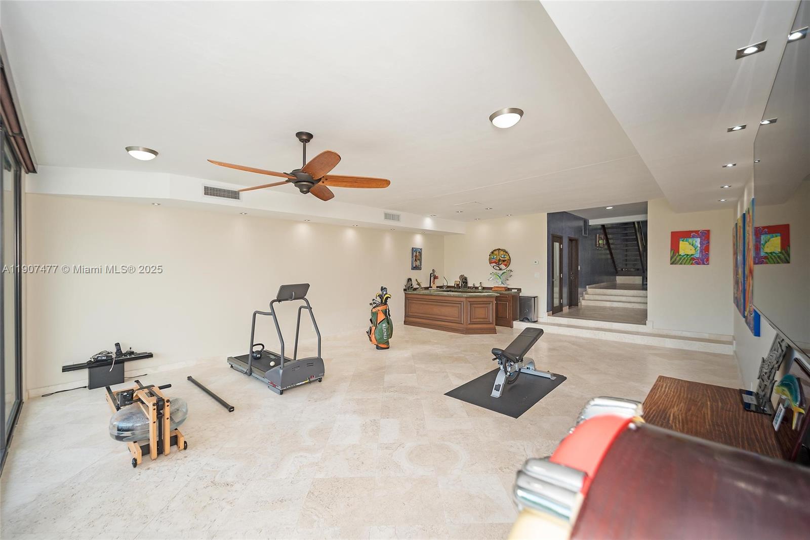 ROYAL HARBOUR YACHT CLUB - Residential