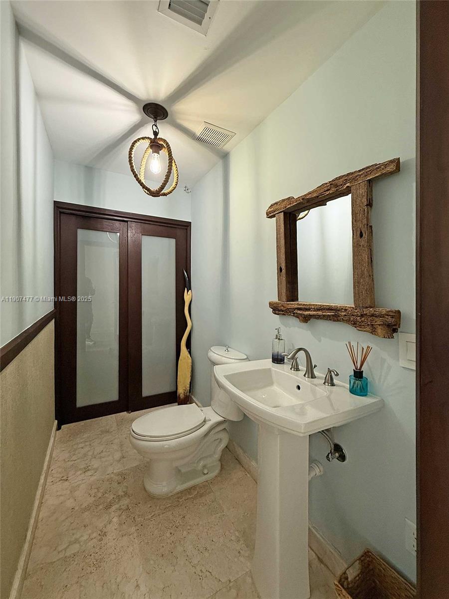 ROYAL HARBOUR YACHT CLUB - Residential