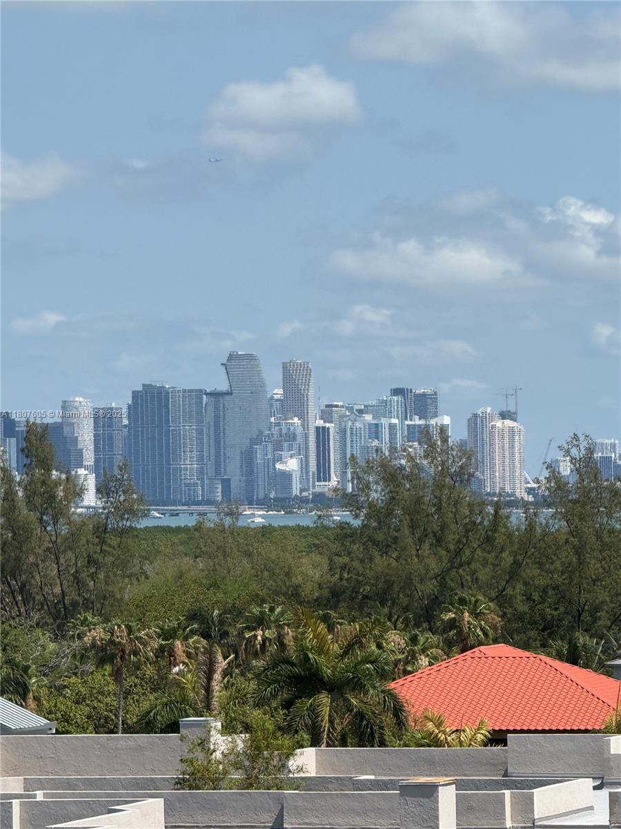 THE EMERALDBAY @ KEY COLO - Residential Lease