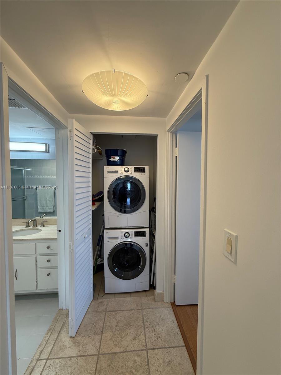 THE EMERALDBAY @ KEY COLO - Residential Lease