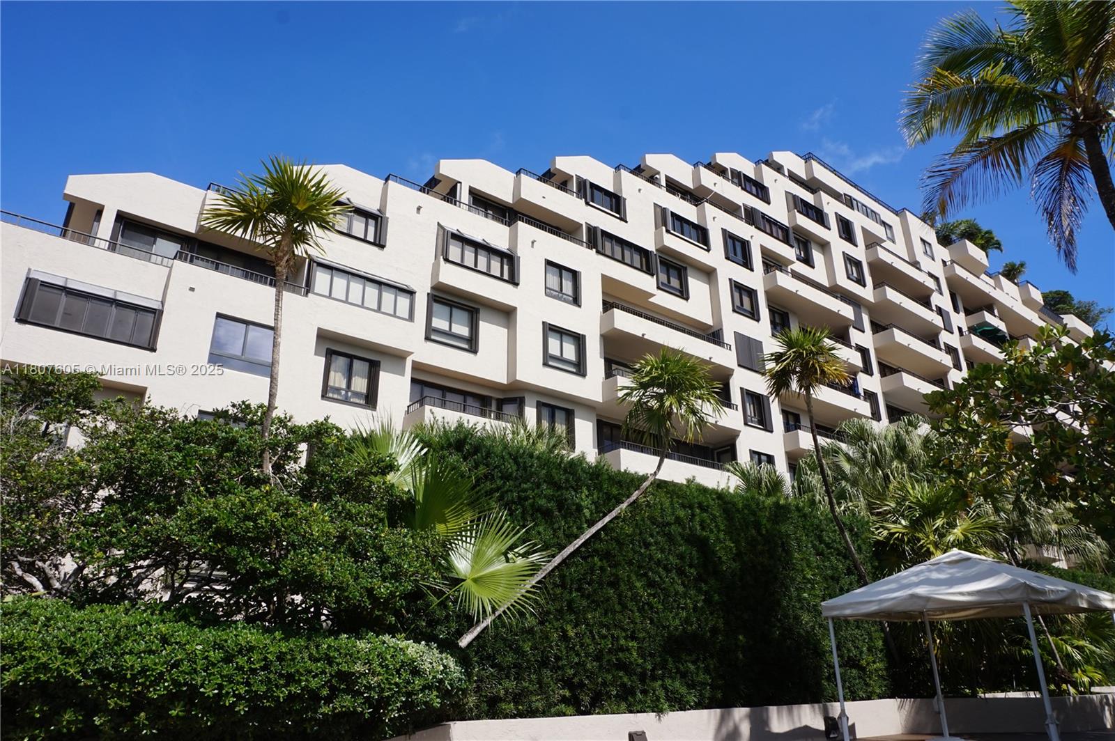 Rental Property at 151 Crandon Bl 700, Key Biscayne, Miami-Dade County, Florida - Bedrooms: 2 
Bathrooms: 2  - $5,490 MO.