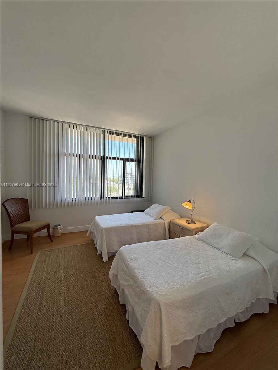 THE EMERALDBAY @ KEY COLO - Residential Lease