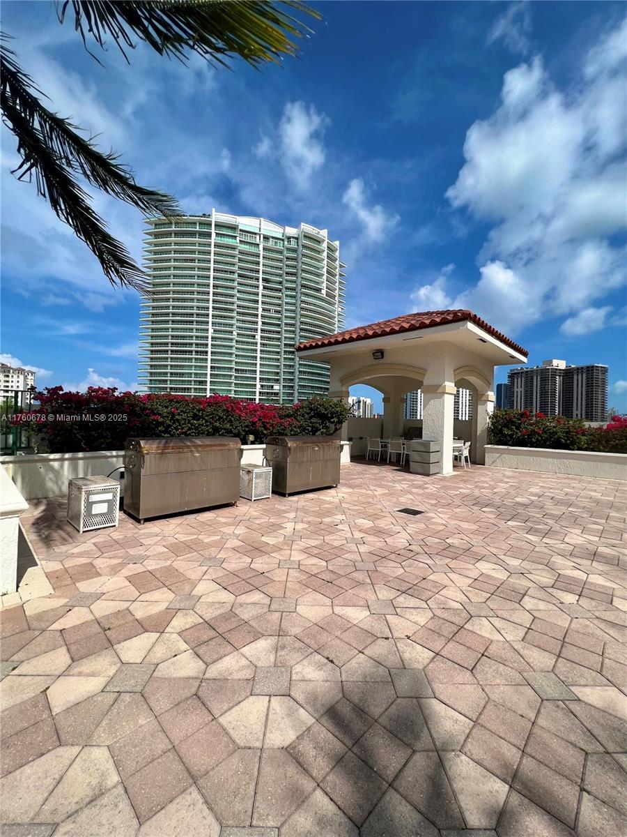 TURNBERRY VLG NO TOWER CO - Residential