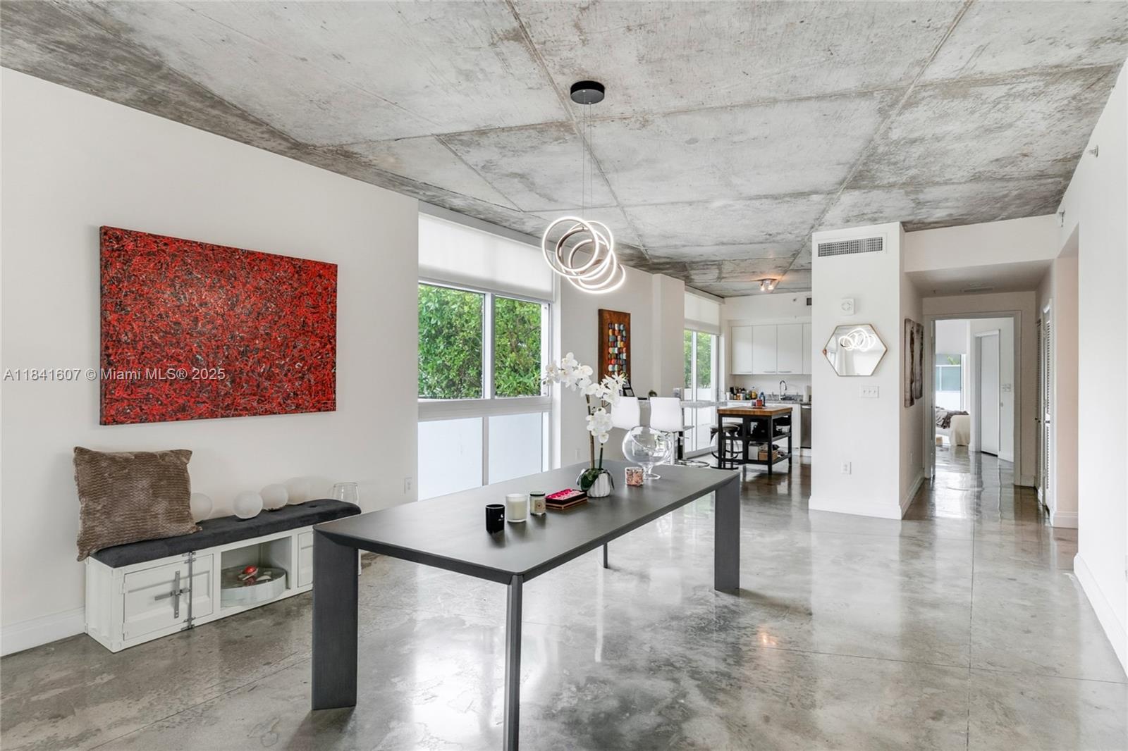 2001 Meridian Ave 314, Miami Beach, FL, 33139/$1,875,000 4 2001 Meridian Ave 314
