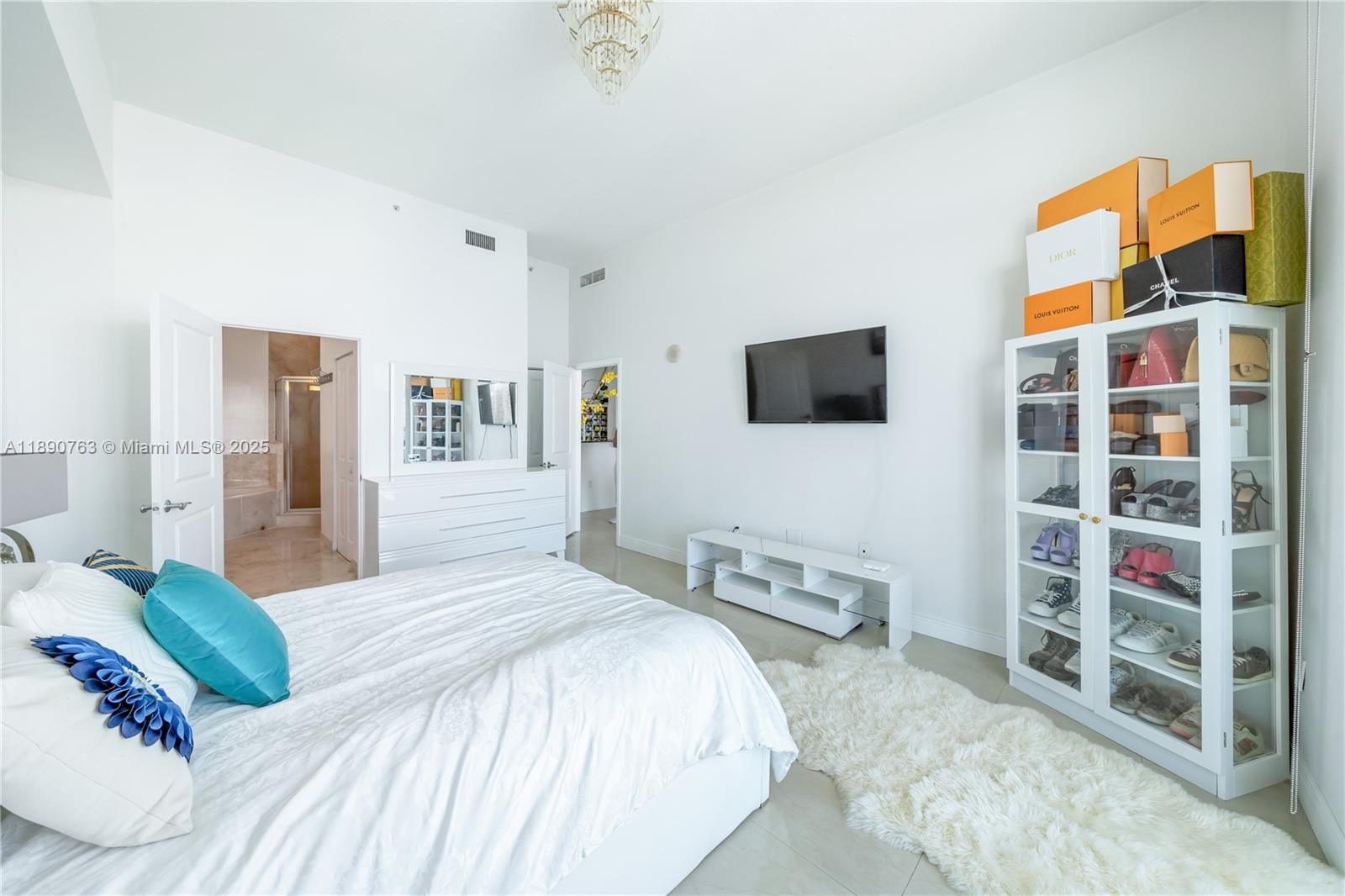 360 CONDO A - Residential Lease