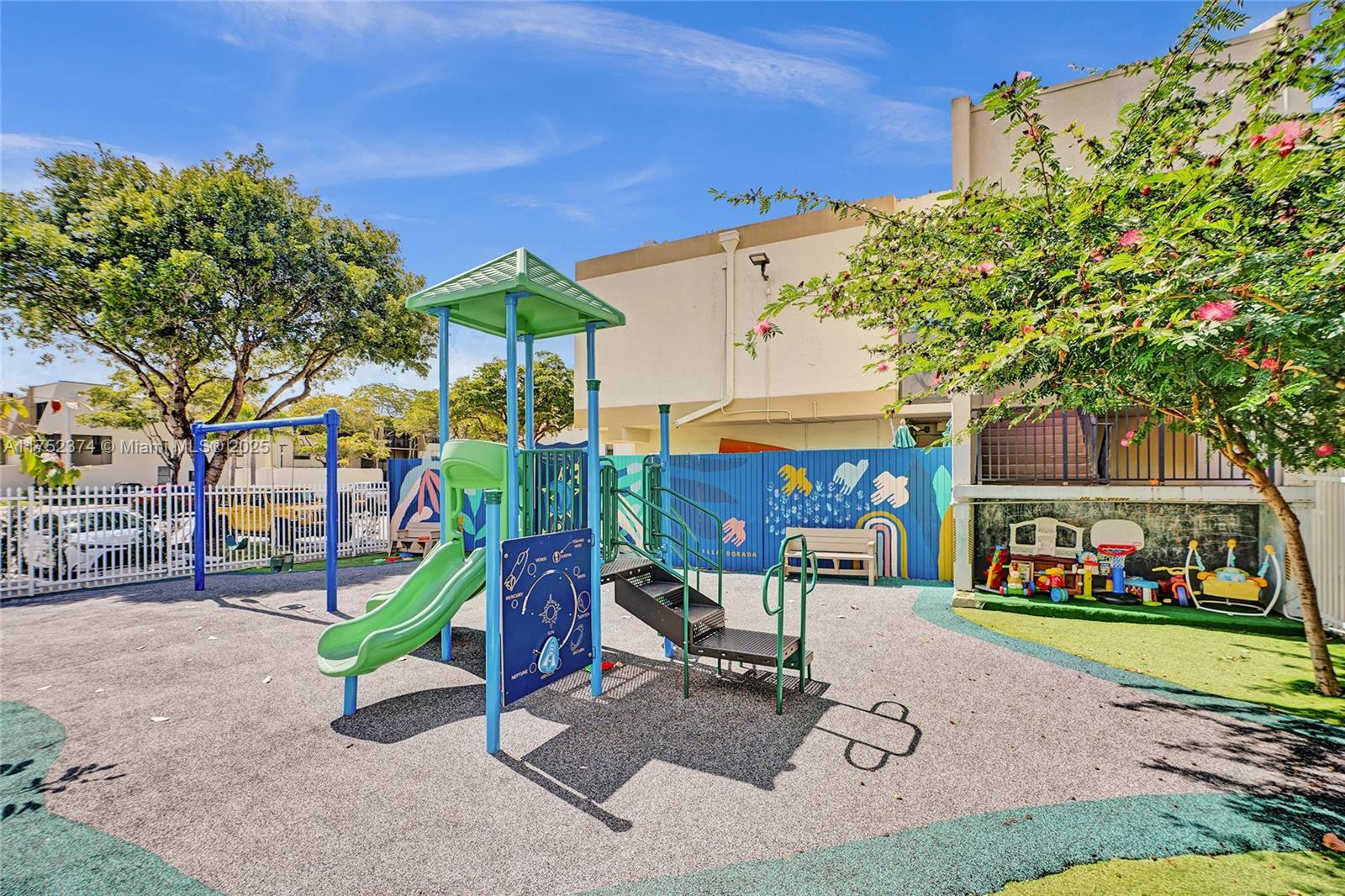 VILLA DORADA CONDO NO 2 - Residential