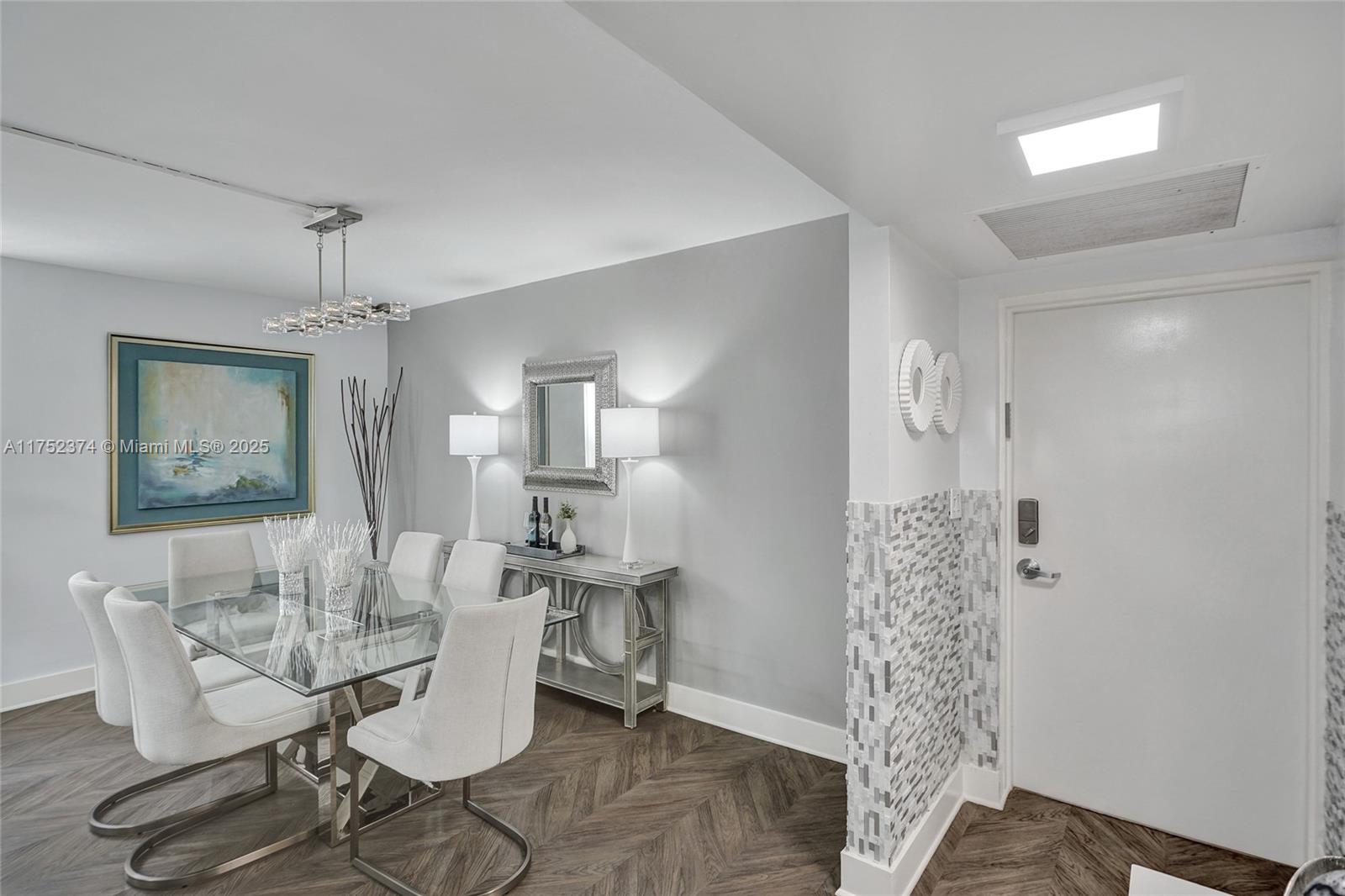 VILLA DORADA CONDO NO 2 - Residential