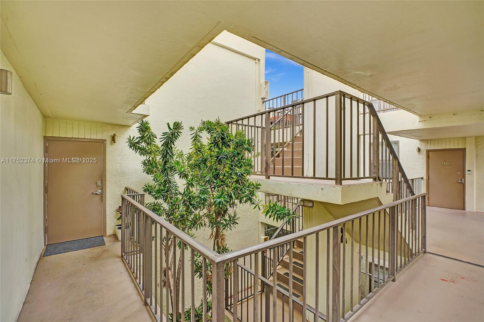 VILLA DORADA CONDO NO 2 - Residential