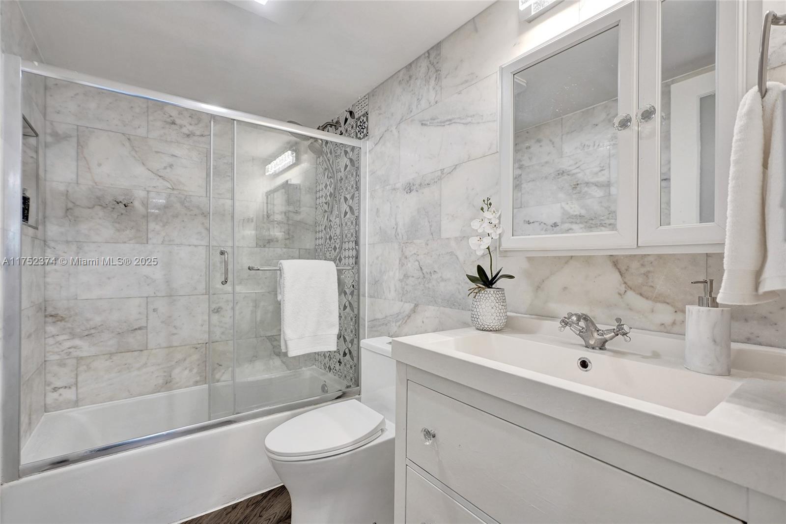 VILLA DORADA CONDO NO 2 - Residential