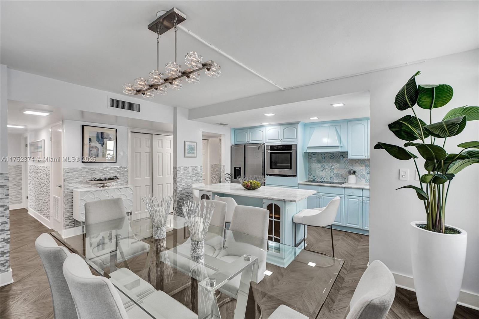 VILLA DORADA CONDO NO 2 - Residential