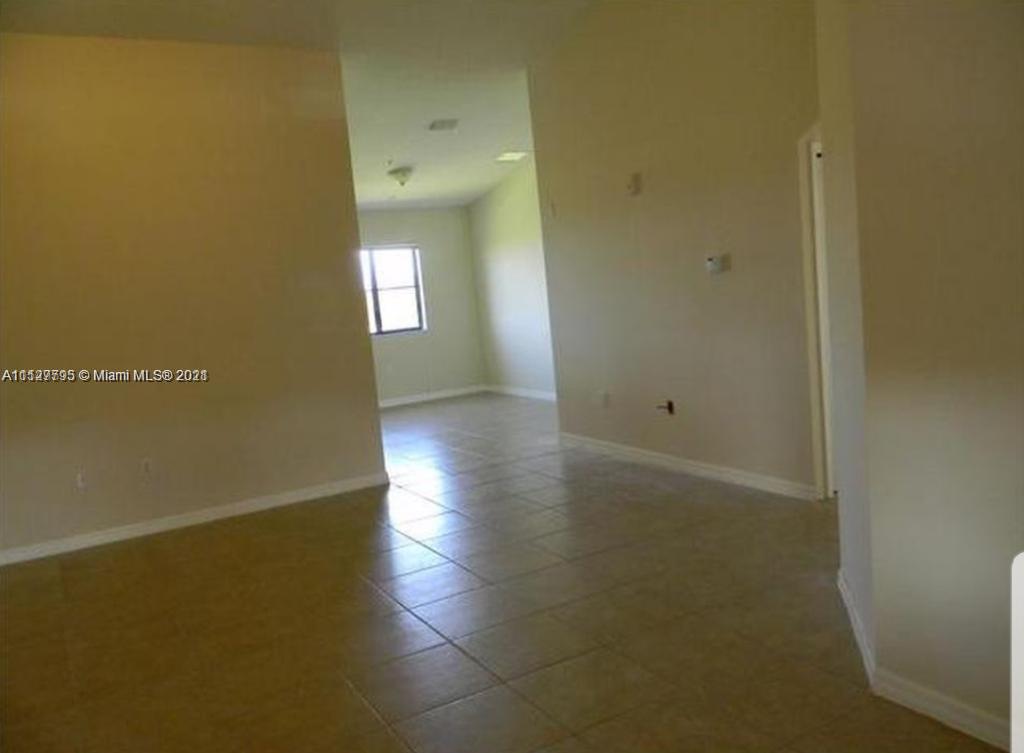 THE COURT AT BAYSHORE II - Residential Lease