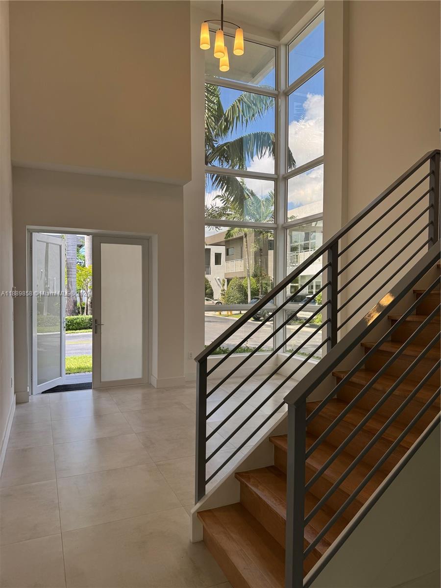 DORAL COMMONS RESIDENTIAL - Residential Lease