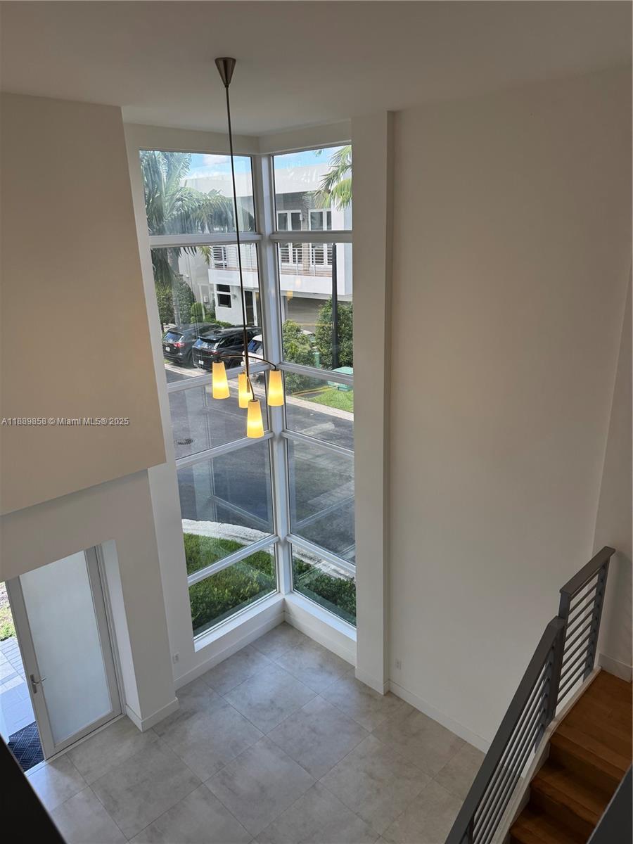 DORAL COMMONS RESIDENTIAL - Residential Lease