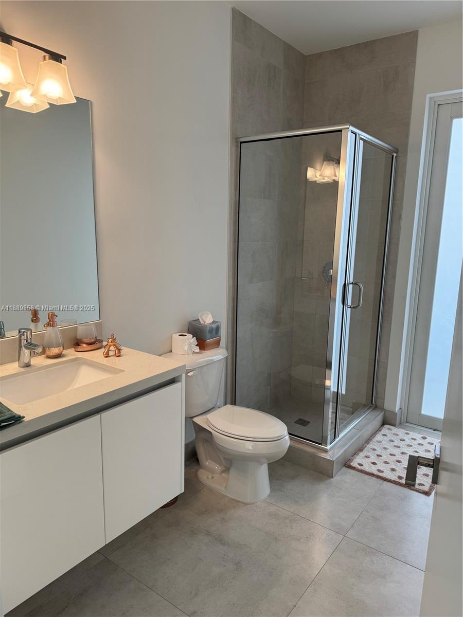 DORAL COMMONS RESIDENTIAL - Residential Lease