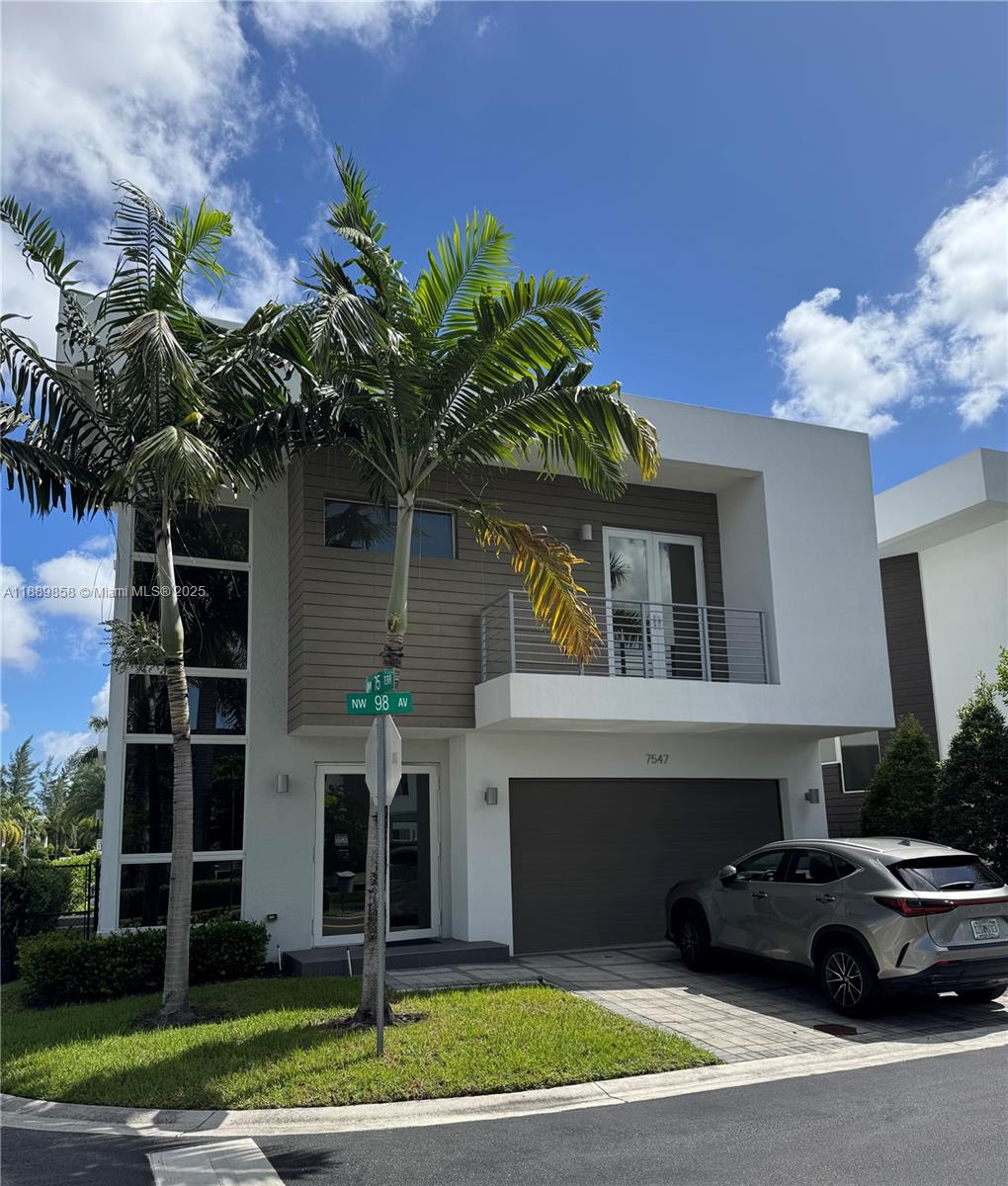 DORAL COMMONS RESIDENTIAL - Residential Lease