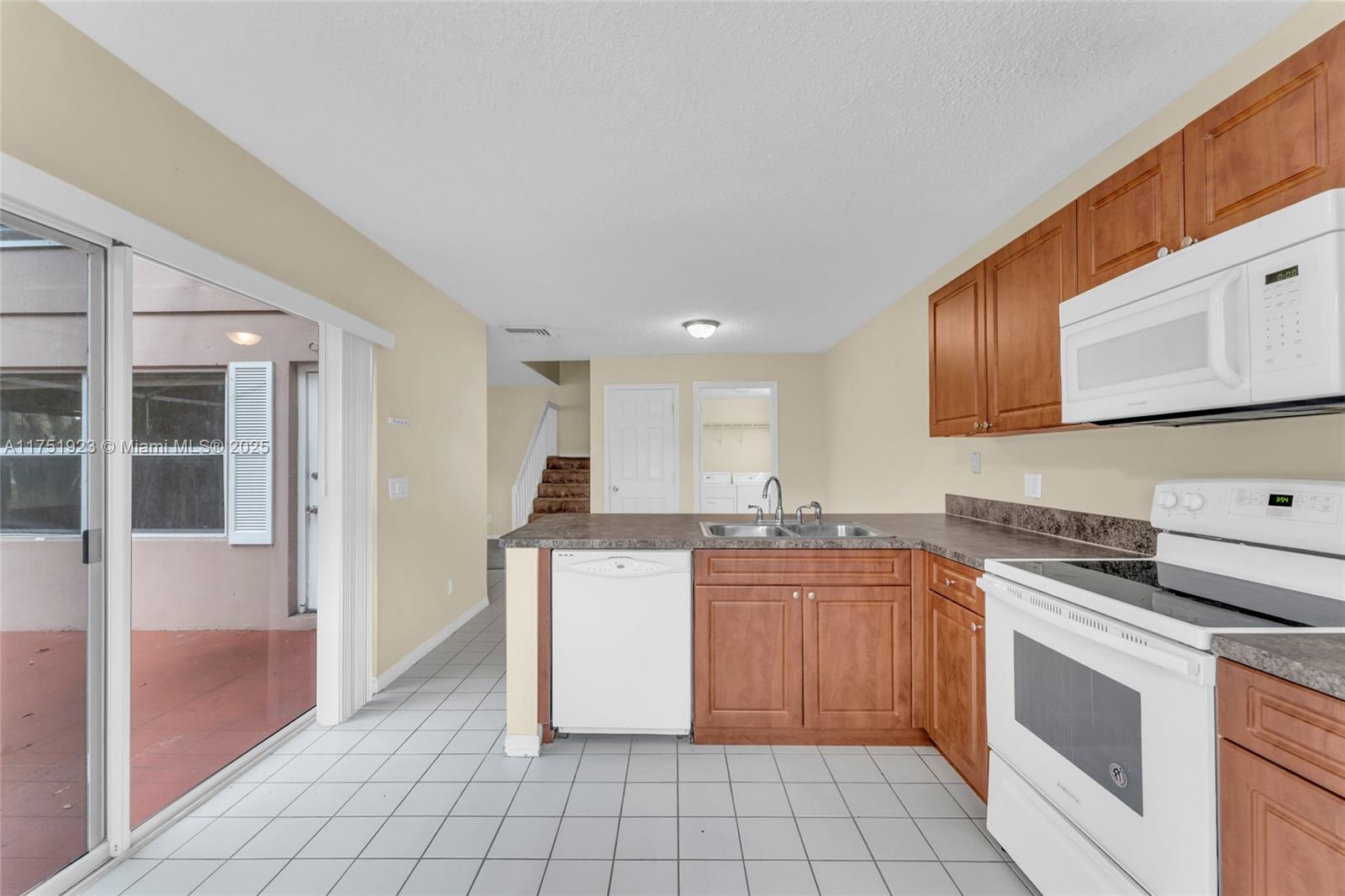 STAMFORD AT THE VILLAGES - Residential