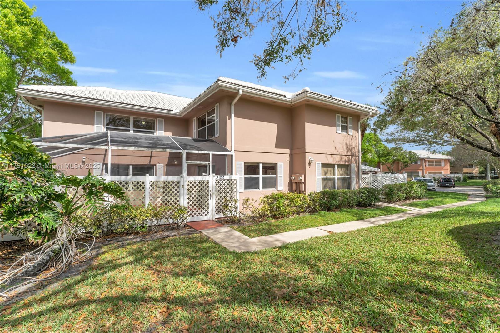 STAMFORD AT THE VILLAGES - Residential