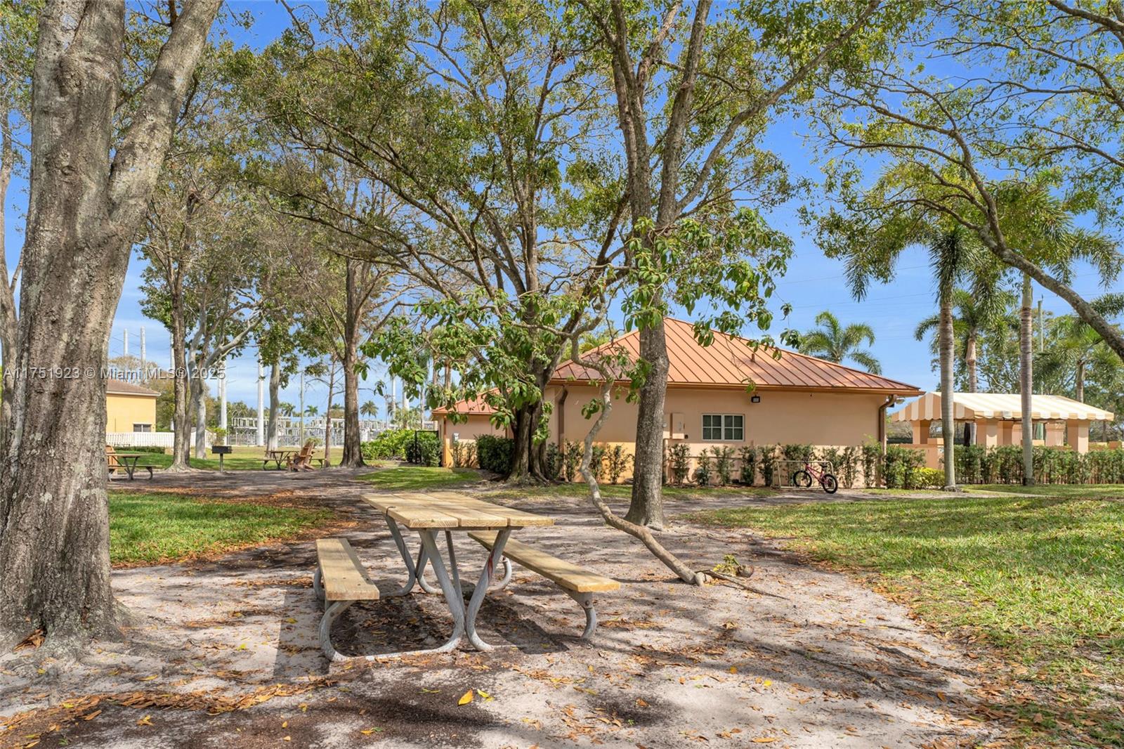 STAMFORD AT THE VILLAGES - Residential