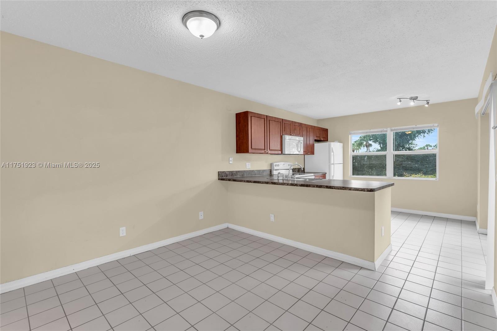 STAMFORD AT THE VILLAGES - Residential