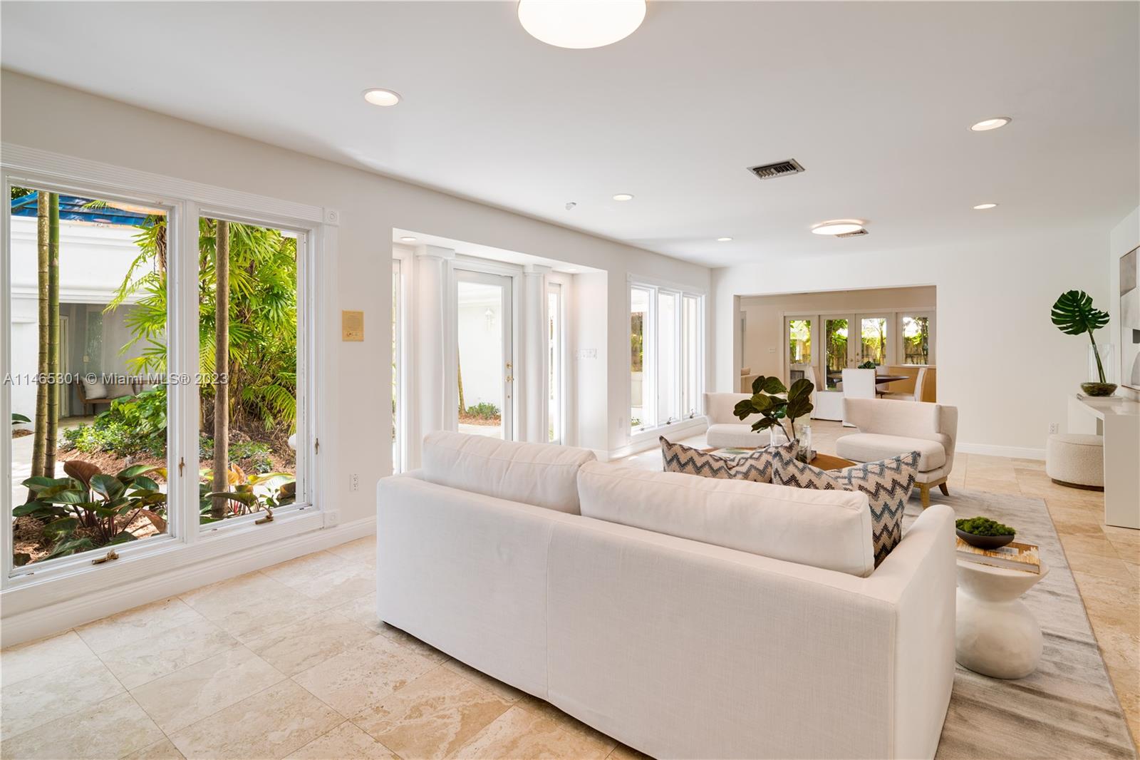 COCOPLUM MANOR - Residential